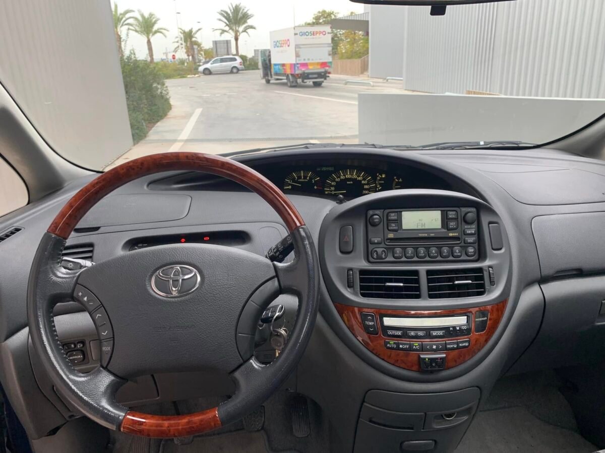TOYOTA Previa 2.0 D4D