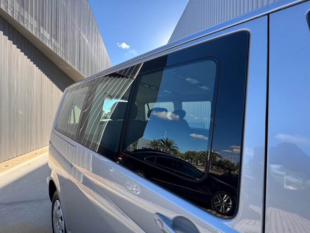 VOLKSWAGEN Caravelle Largo 2.0 TDI Comfortline
