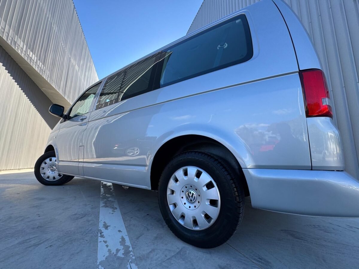 VOLKSWAGEN Caravelle Largo 2.0 TDI Comfortline
