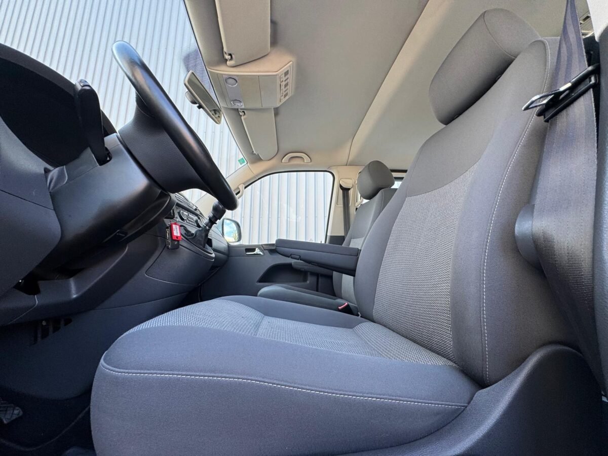 VOLKSWAGEN Caravelle Largo 2.0 TDI Comfortline