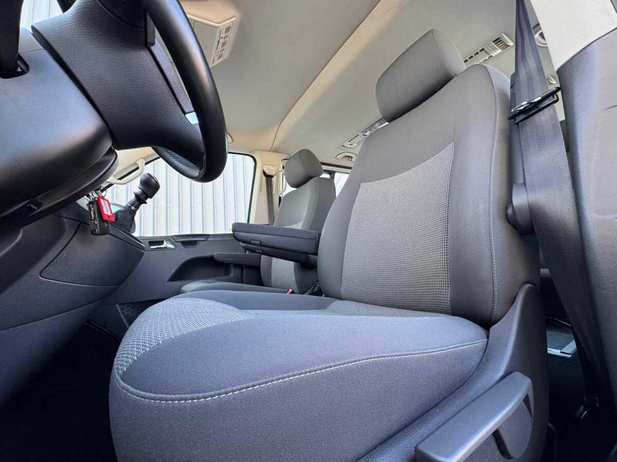 VOLKSWAGEN Caravelle Largo 2.0 TDI Comfortline