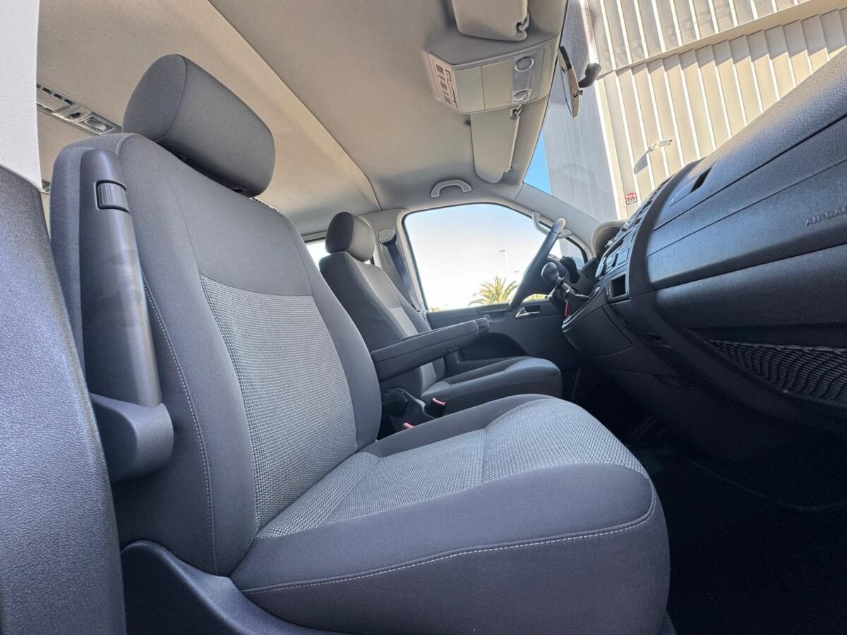 VOLKSWAGEN Caravelle Largo 2.0 TDI Comfortline