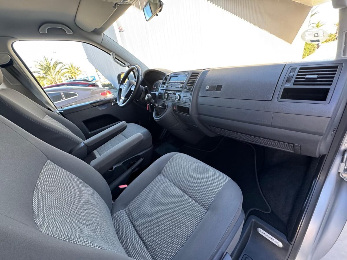 VOLKSWAGEN Caravelle Largo 2.0 TDI Comfortline