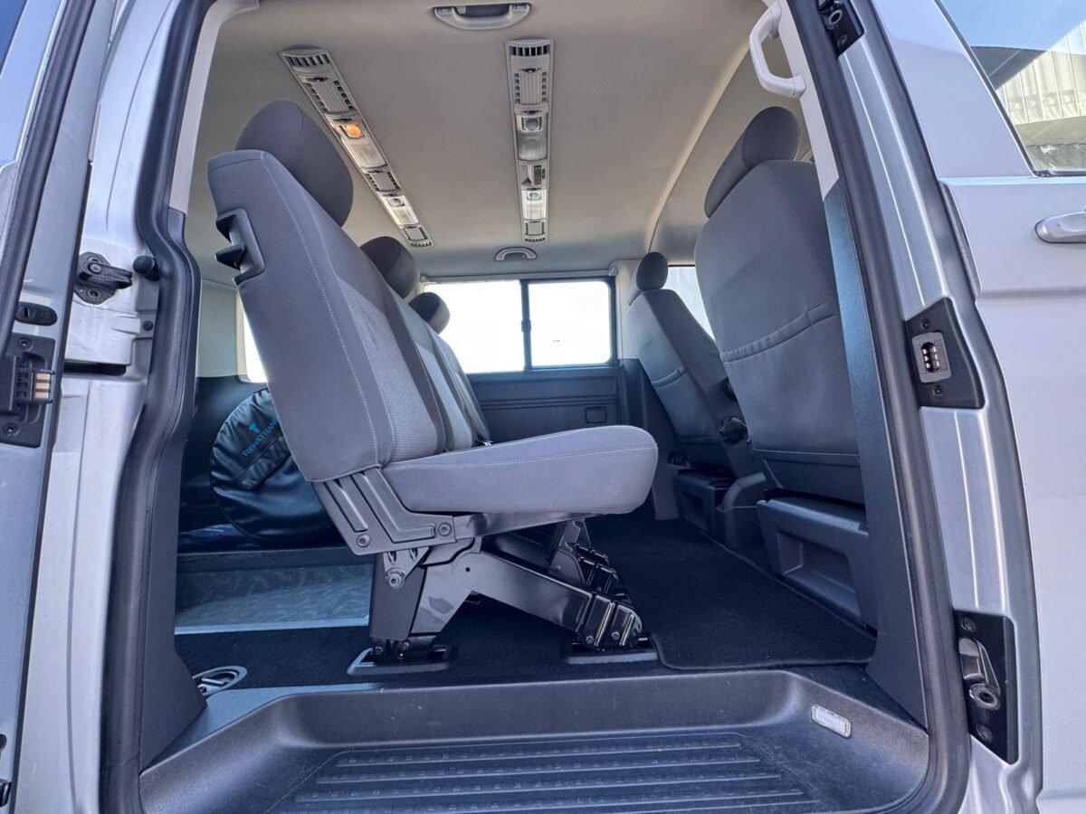 VOLKSWAGEN Caravelle Largo 2.0 TDI Comfortline