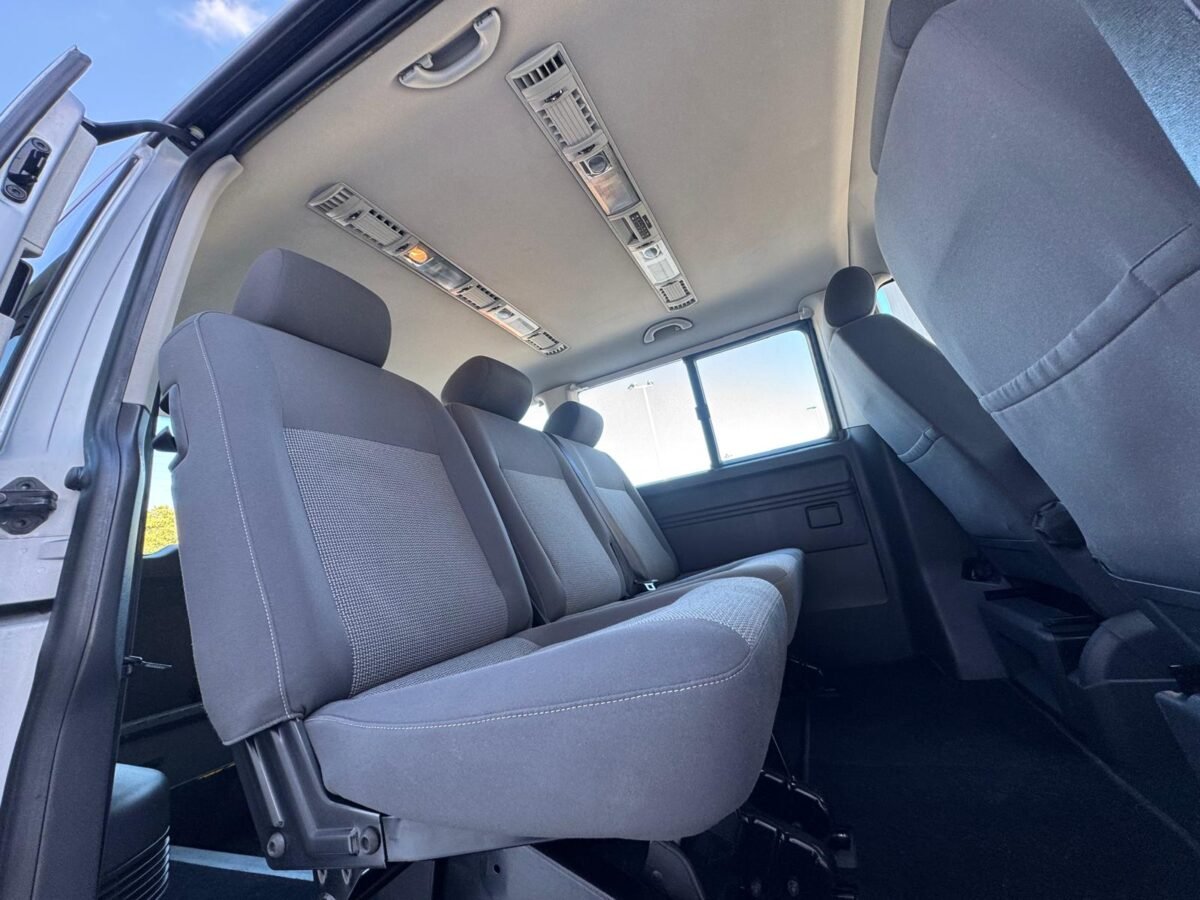 VOLKSWAGEN Caravelle Largo 2.0 TDI Comfortline