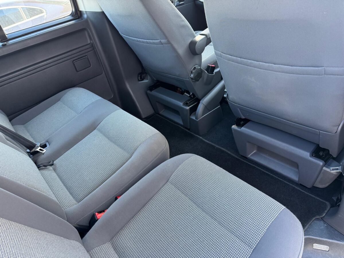 VOLKSWAGEN Caravelle Largo 2.0 TDI Comfortline