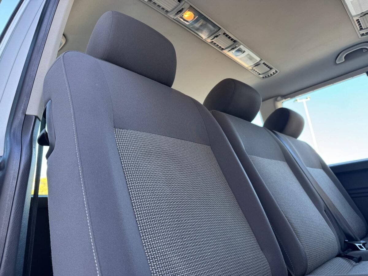 VOLKSWAGEN Caravelle Largo 2.0 TDI Comfortline
