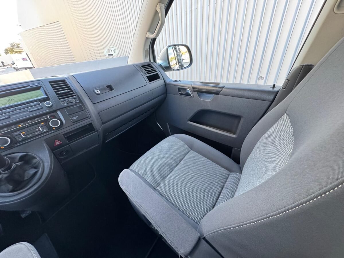 VOLKSWAGEN Caravelle Largo 2.0 TDI Comfortline