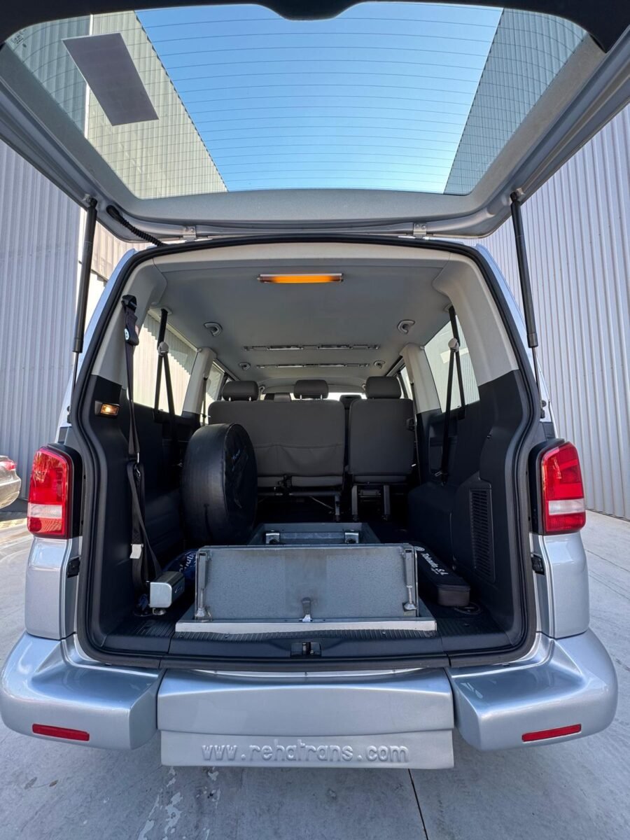 VOLKSWAGEN Caravelle Largo 2.0 TDI Comfortline