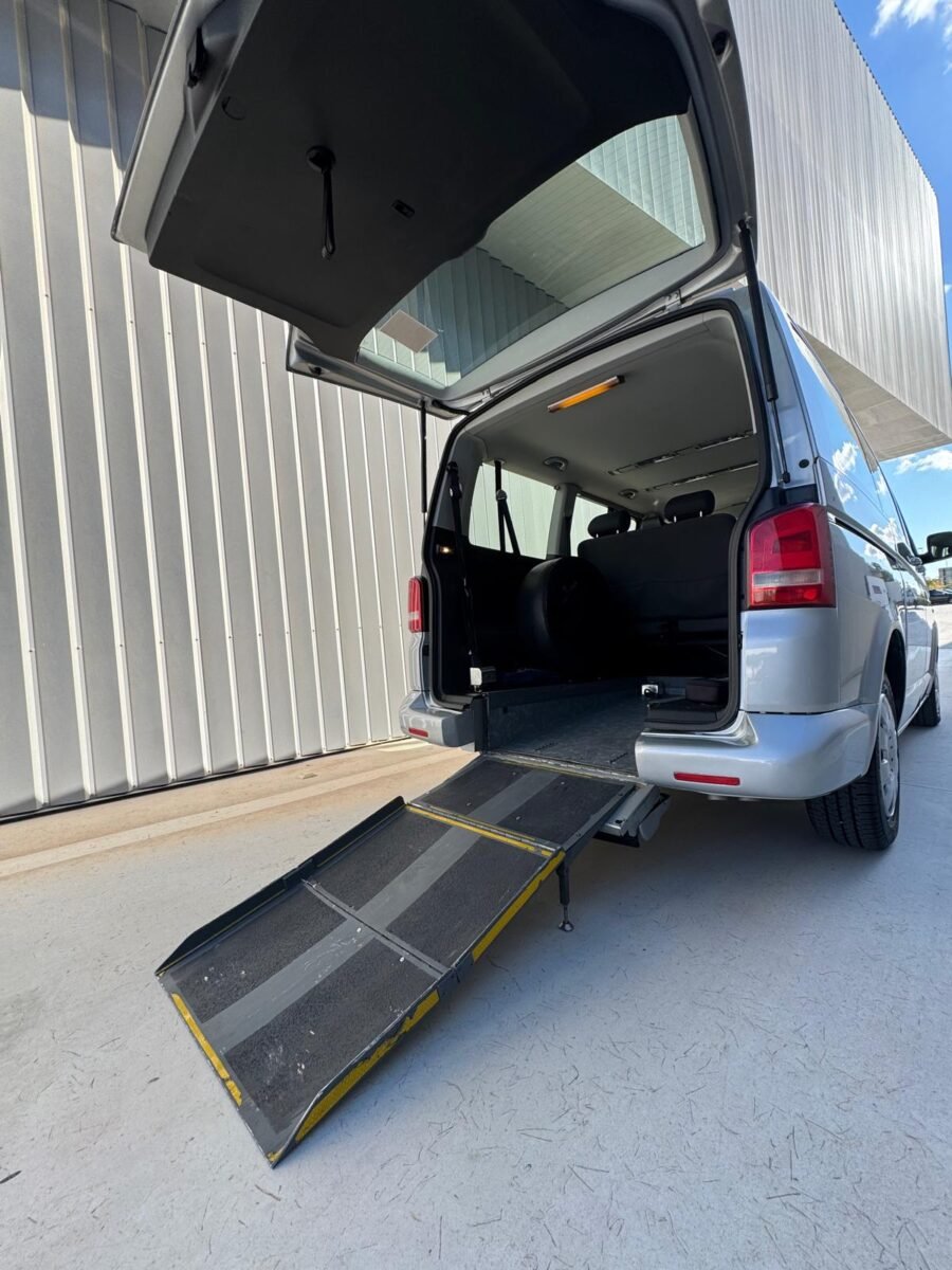 VOLKSWAGEN Caravelle Largo 2.0 TDI Comfortline
