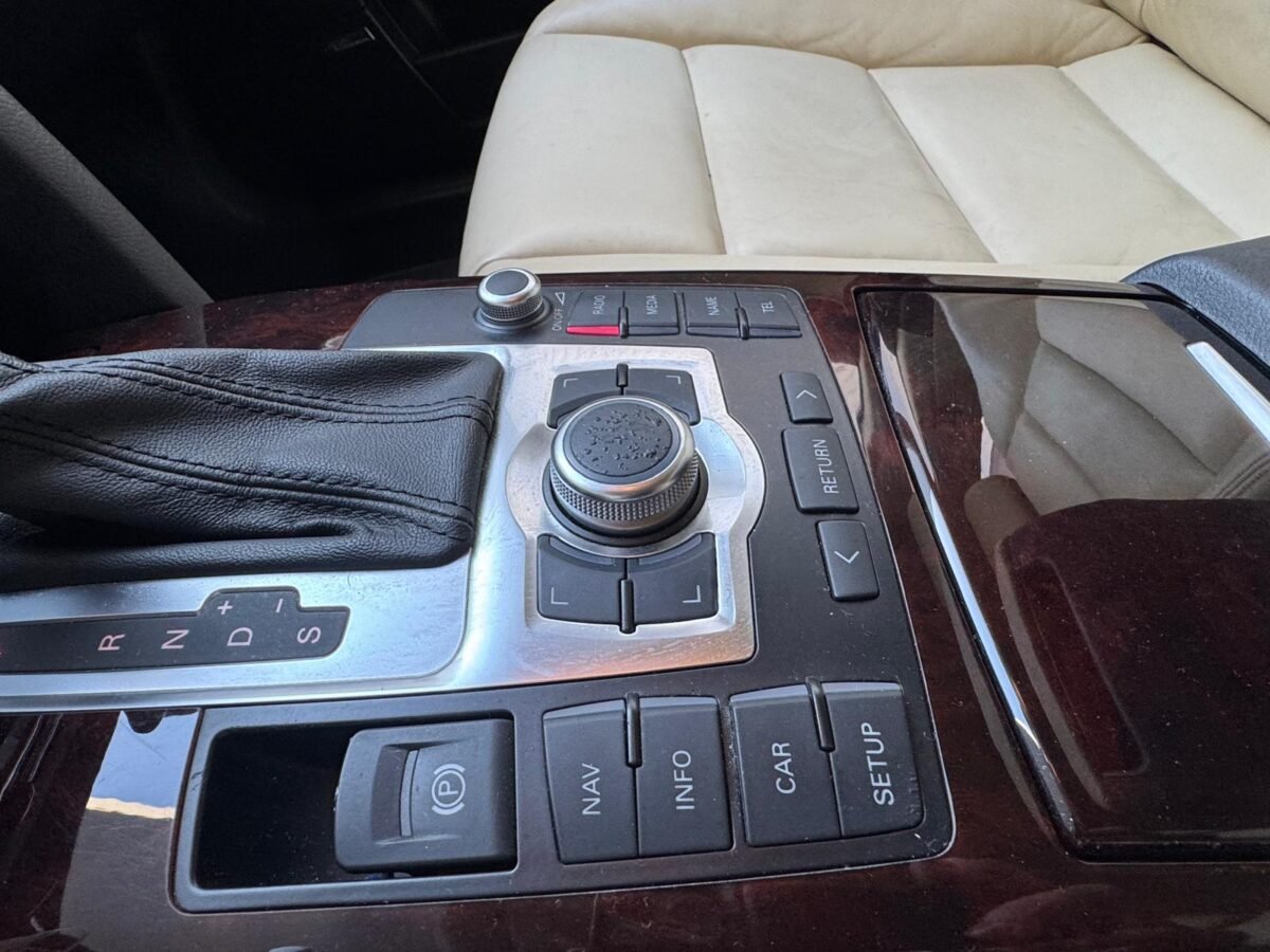 AUDI A6  3.0 TDI  V6 QUATRRO