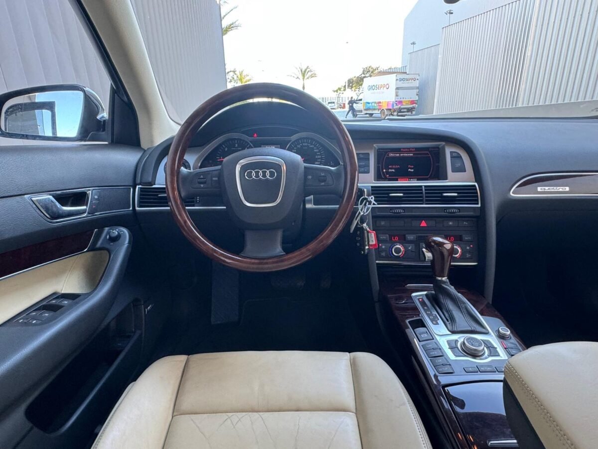 AUDI A6  3.0 TDI  V6 QUATRRO