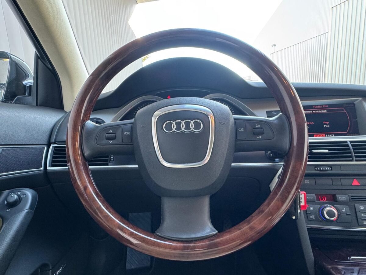 AUDI A6  3.0 TDI  V6 QUATRRO