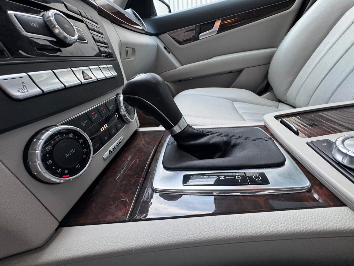 MERCEDES-BENZ C C 300 CDI 4 MATIC ELEGANCE V6