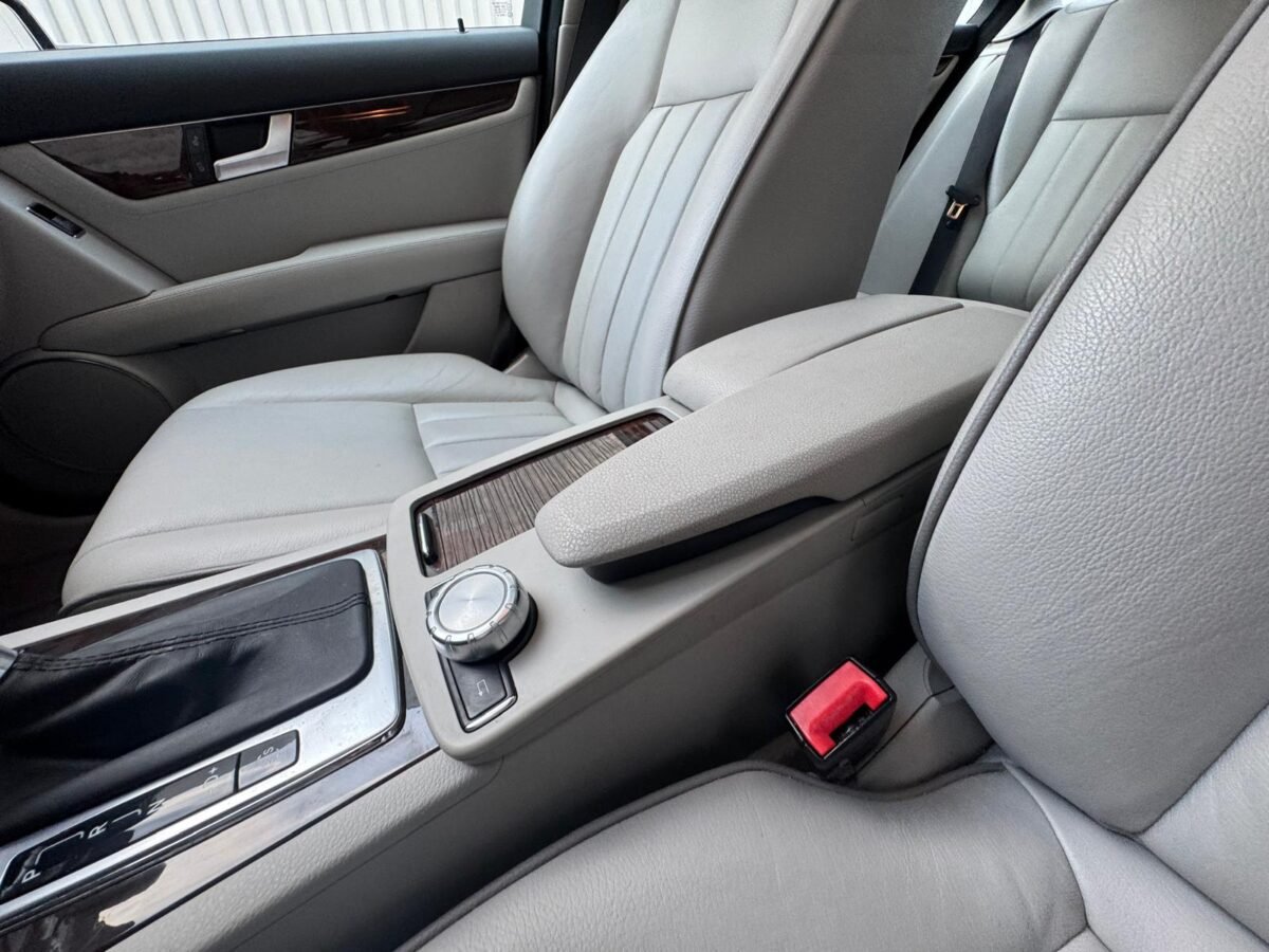 MERCEDES-BENZ C C 300 CDI 4 MATIC ELEGANCE V6