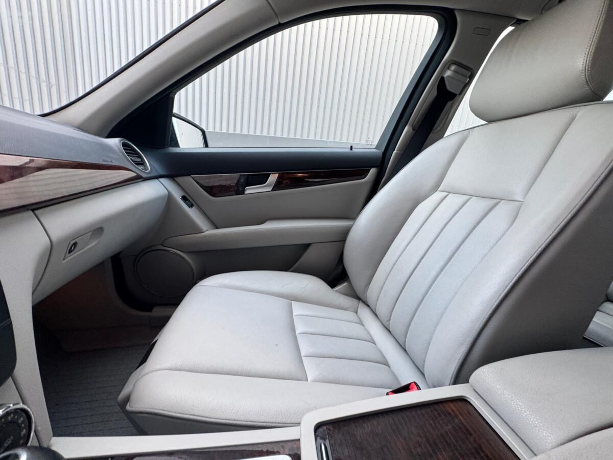 MERCEDES-BENZ C C 300 CDI 4 MATIC ELEGANCE V6