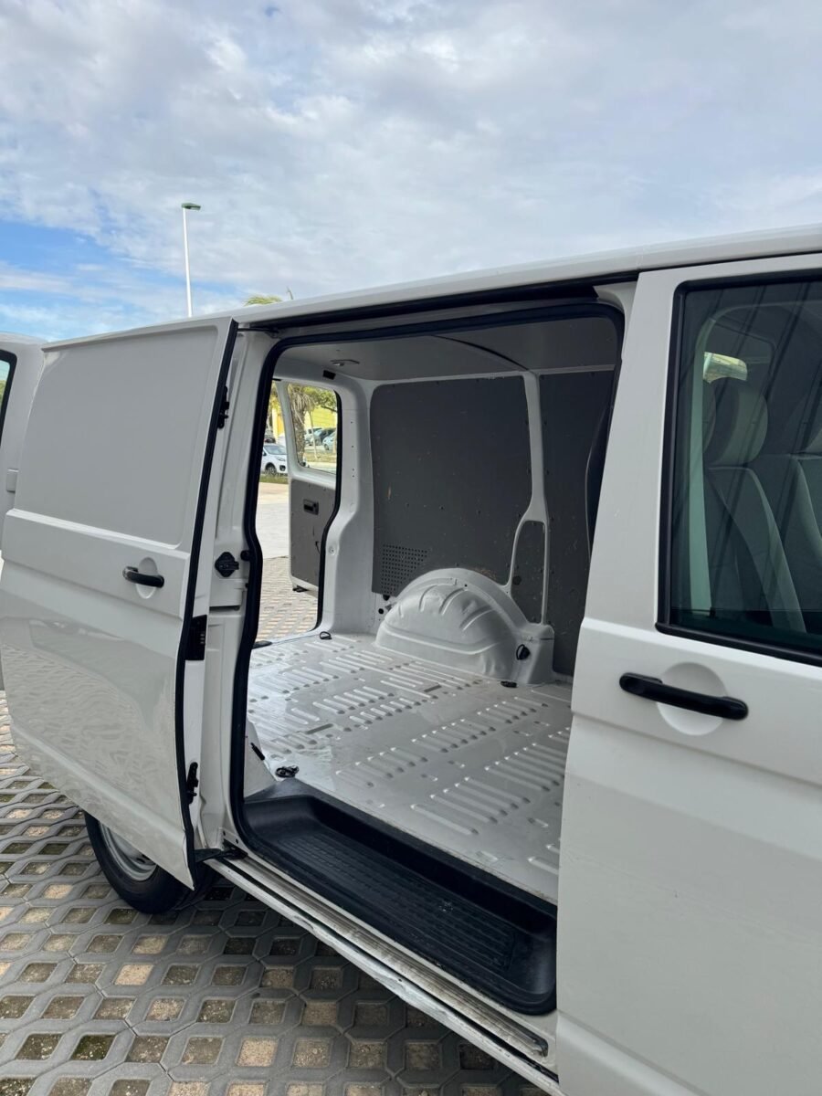 VOLKSWAGEN TRANSPORTER KOMBI PRO CORTO 2.0 TDI