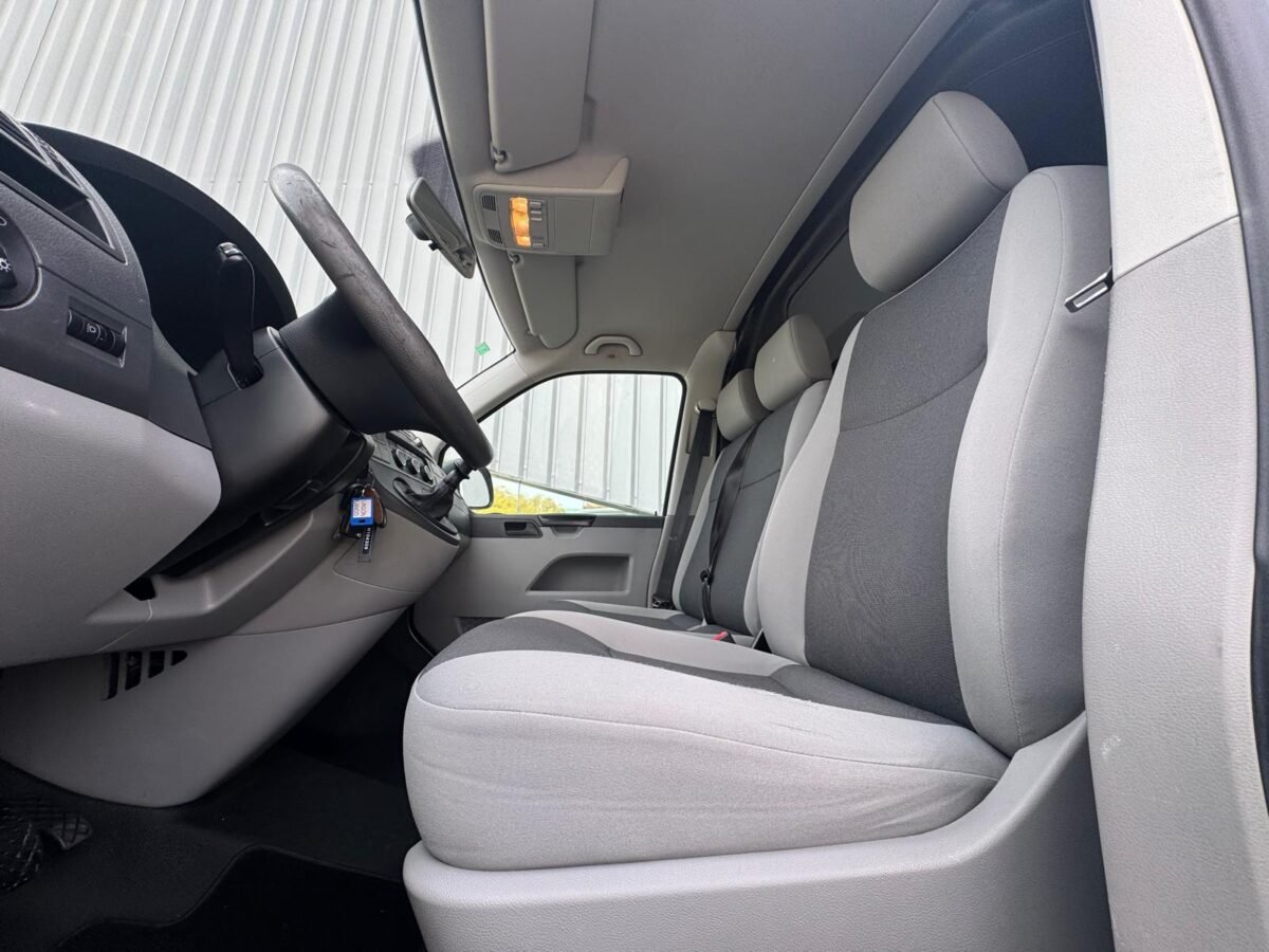 VOLKSWAGEN TRANSPORTER KOMBI PRO CORTO 2.0 TDI