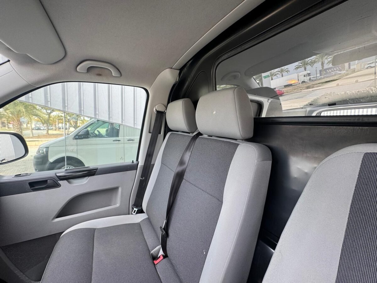 VOLKSWAGEN TRANSPORTER KOMBI PRO CORTO 2.0 TDI