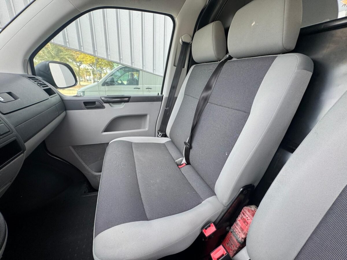 VOLKSWAGEN TRANSPORTER KOMBI PRO CORTO 2.0 TDI