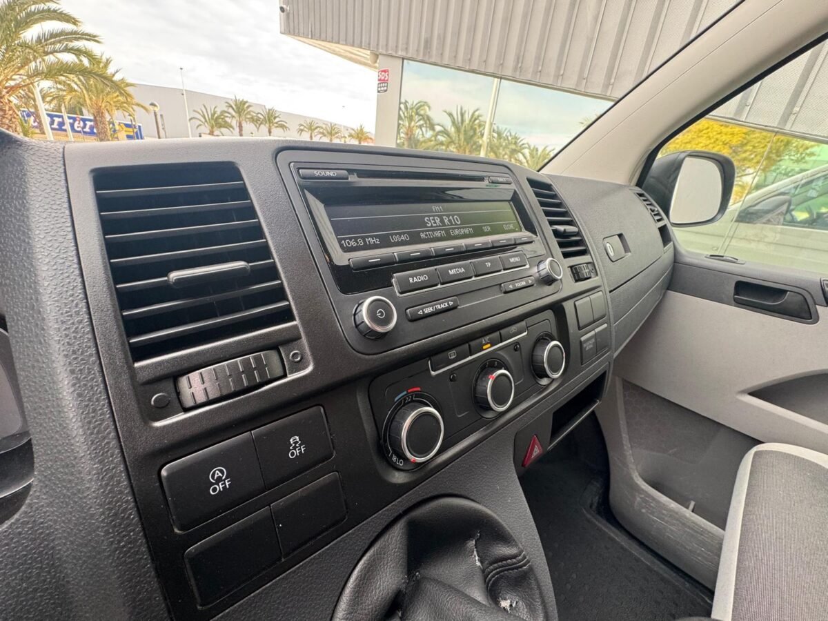 VOLKSWAGEN TRANSPORTER KOMBI PRO CORTO 2.0 TDI