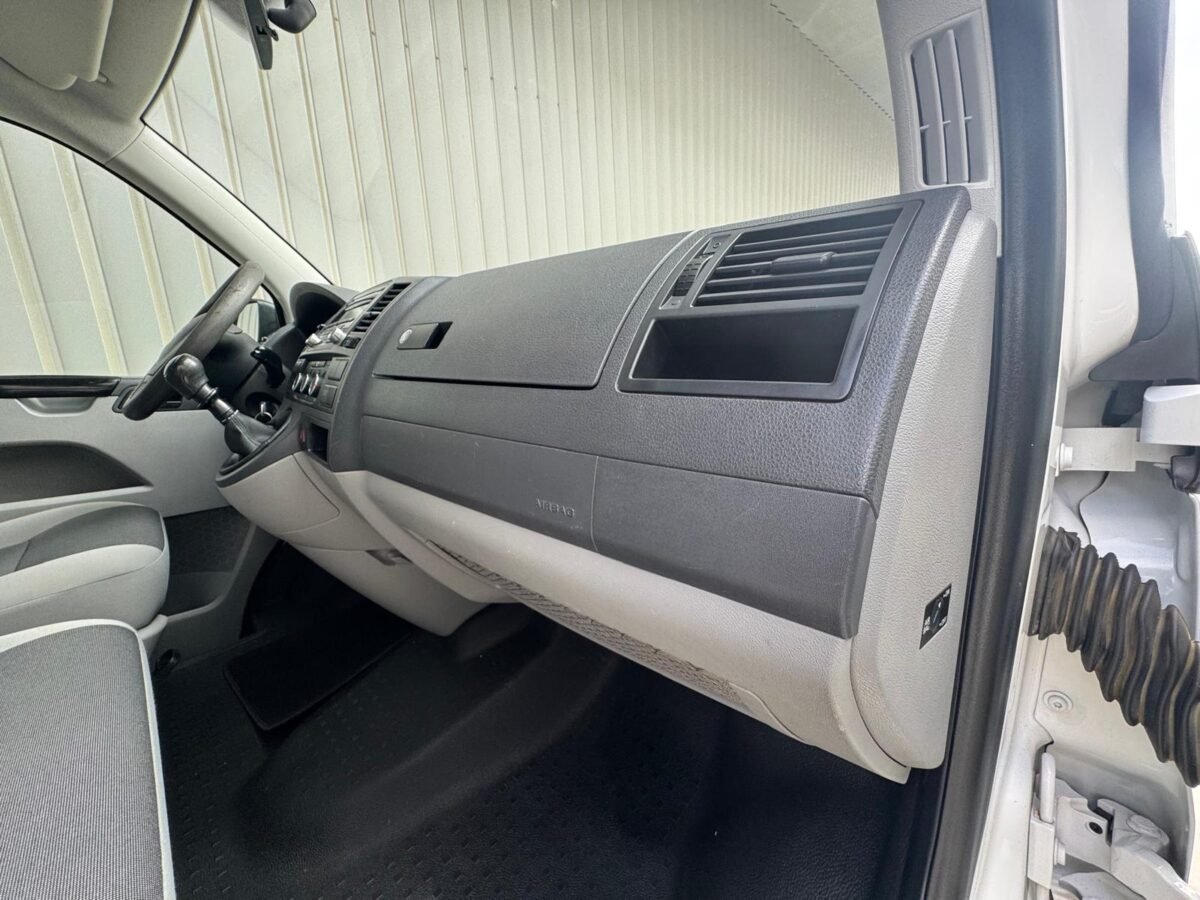VOLKSWAGEN TRANSPORTER KOMBI PRO CORTO 2.0 TDI