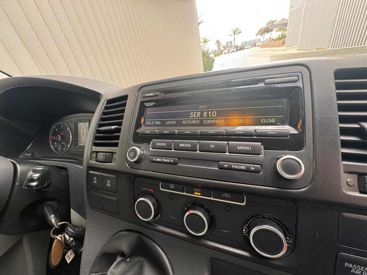 VOLKSWAGEN TRANSPORTER KOMBI PRO CORTO 2.0 TDI