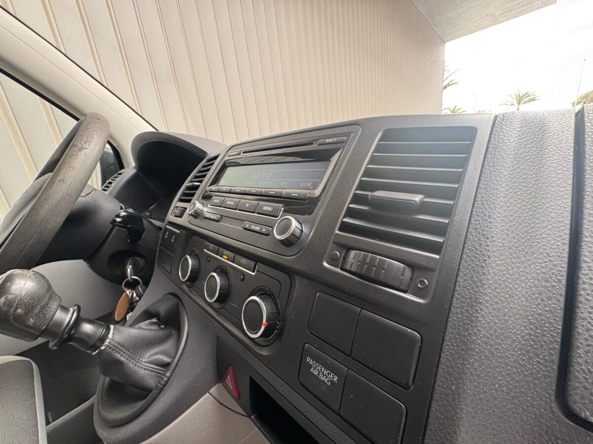 VOLKSWAGEN TRANSPORTER KOMBI PRO CORTO 2.0 TDI