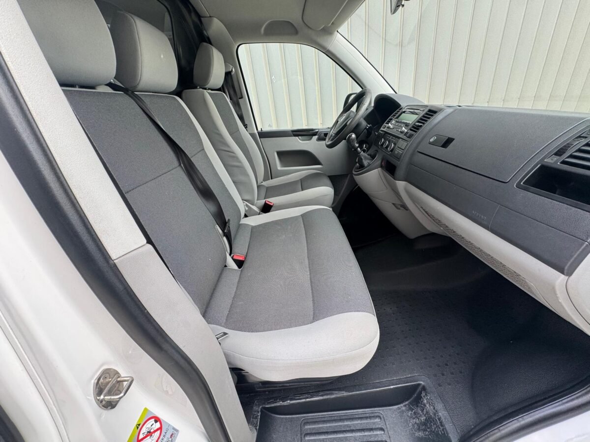 VOLKSWAGEN TRANSPORTER KOMBI PRO CORTO 2.0 TDI