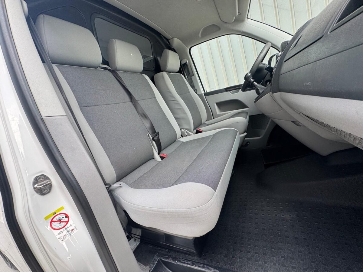 VOLKSWAGEN TRANSPORTER KOMBI PRO CORTO 2.0 TDI