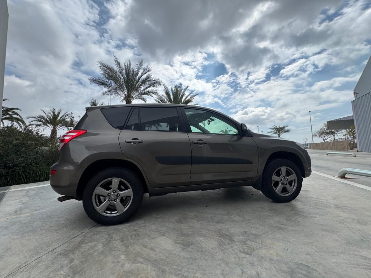 TOYOTA RAV 4 2.0 Life 4x4