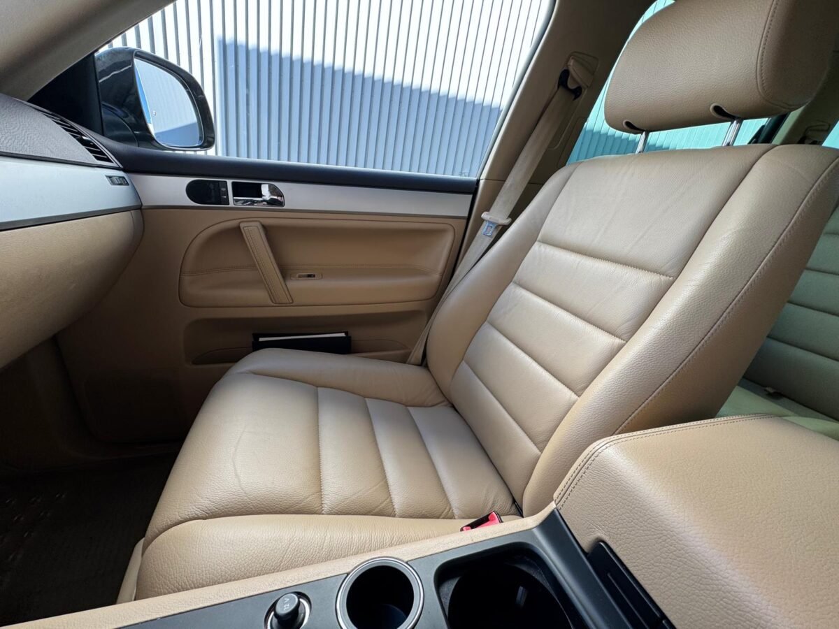 VOLKSWAGEN TOUAREQ 3.0 TDI V6 