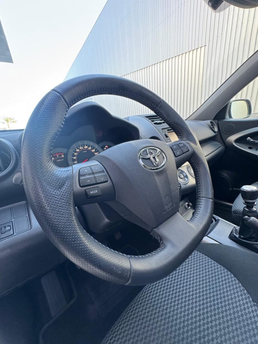 TOYOTA RAV 4 2.0 Life 4x4