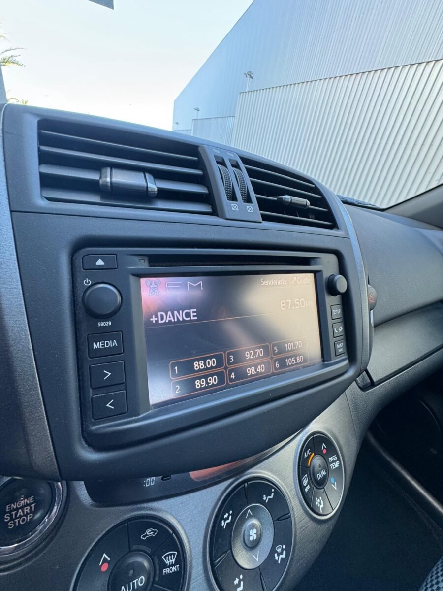 TOYOTA RAV 4 2.0 Life 4x4