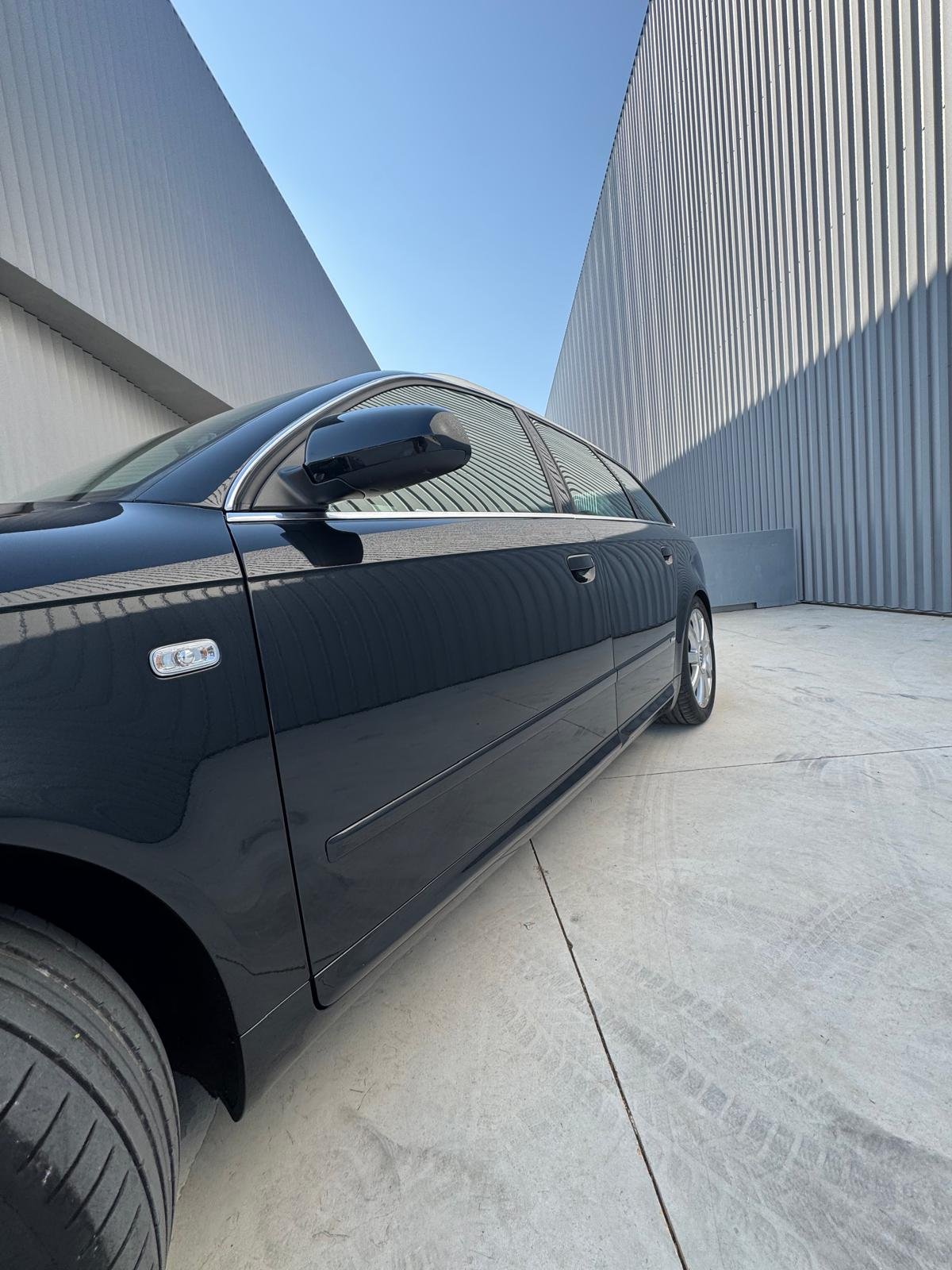 AUDI A4 2.0 tdi s-line 