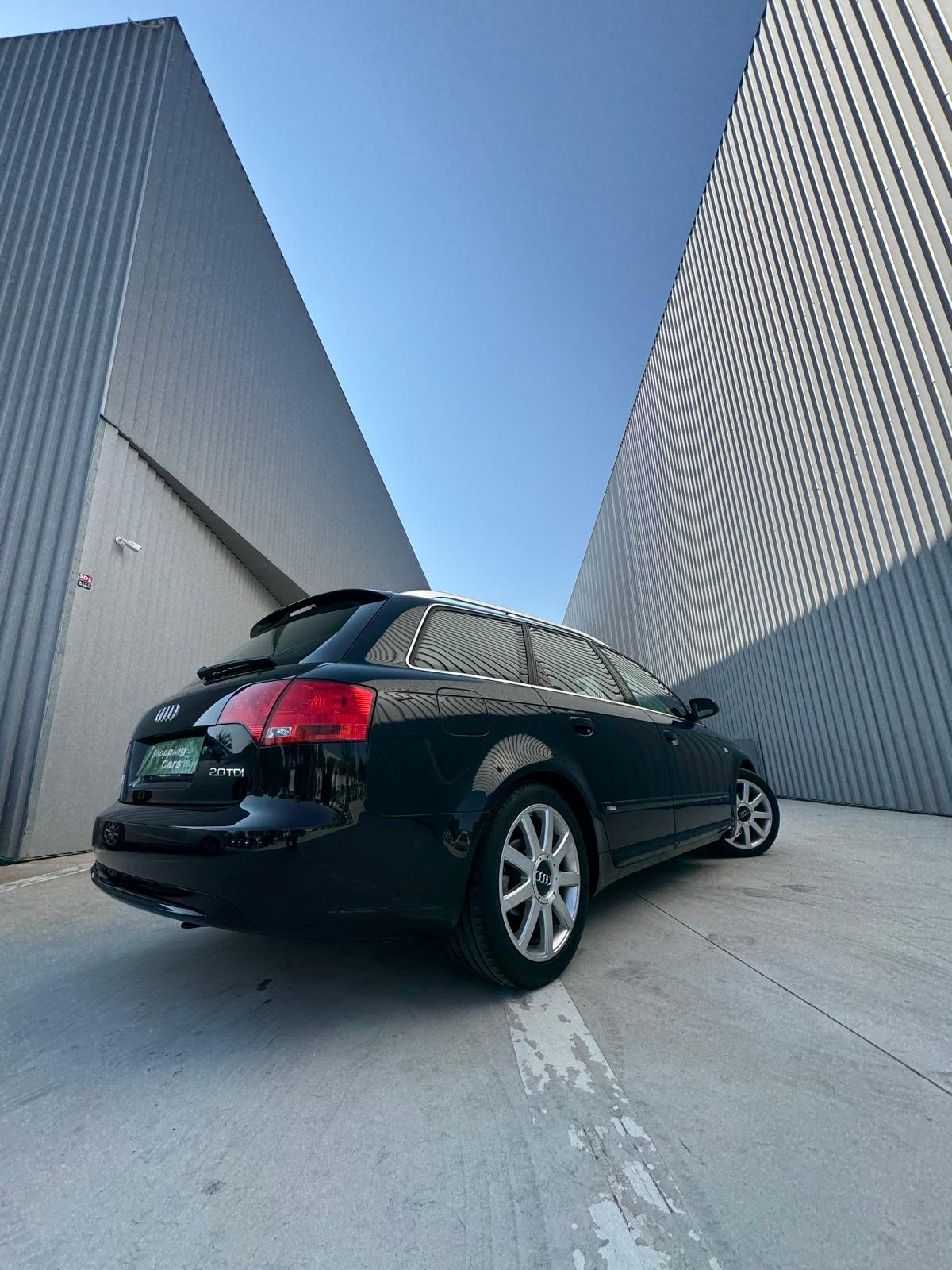 AUDI A4 2.0 tdi s-line 