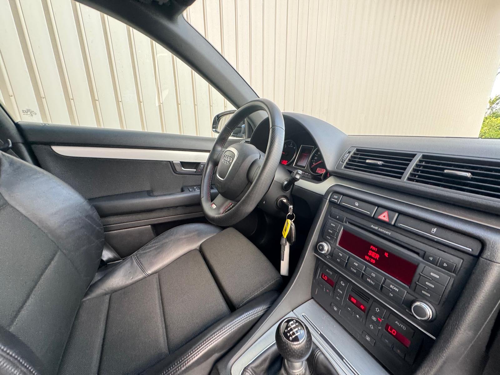 AUDI A4 2.0 tdi s-line 