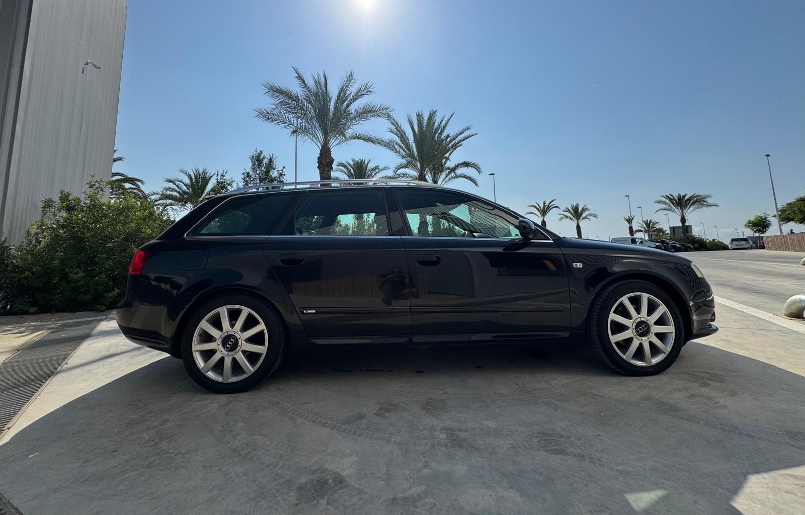 AUDI A4 2.0 tdi s-line 