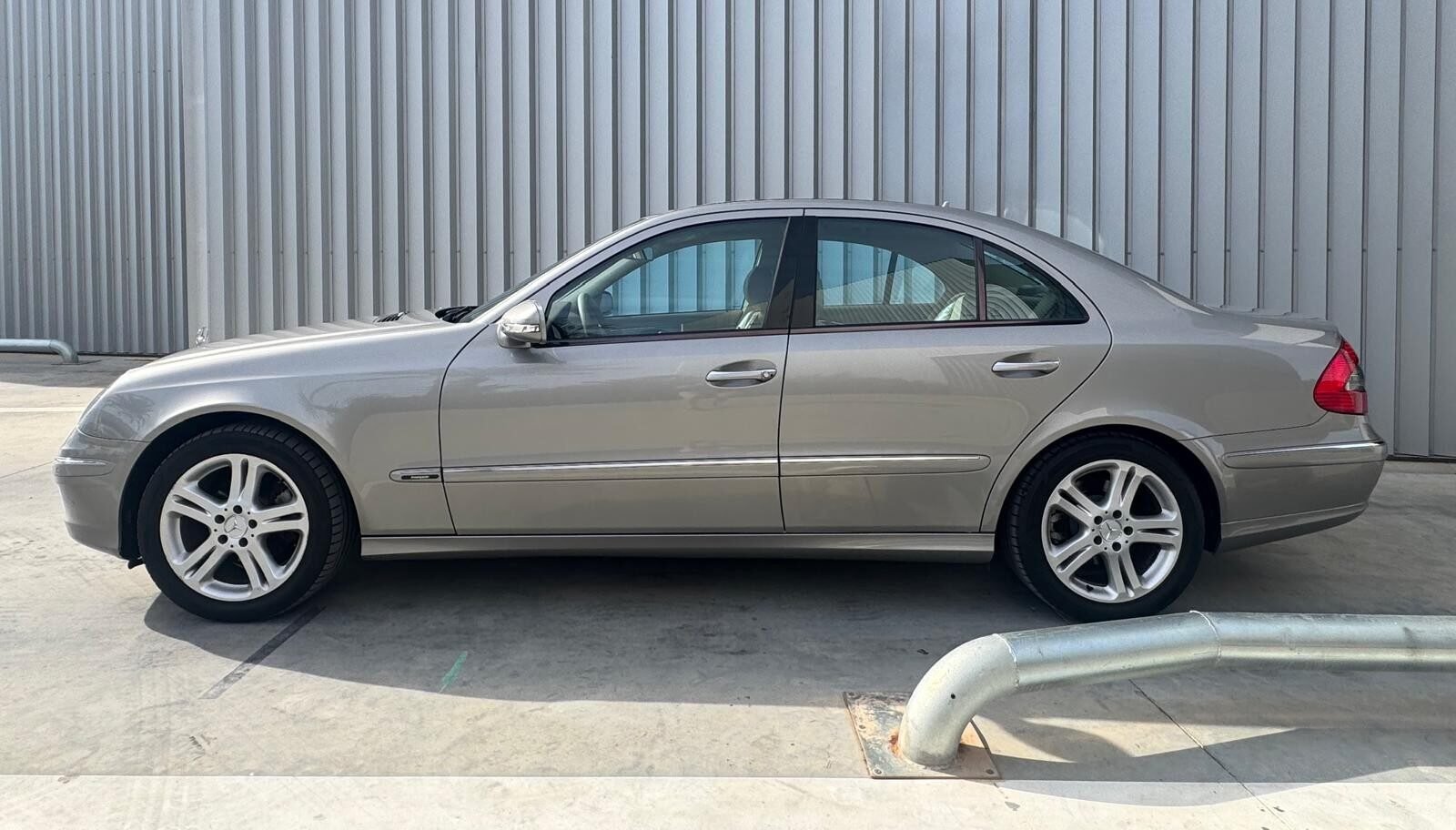 MERCEDES-BENZ E-class 220 CDI 