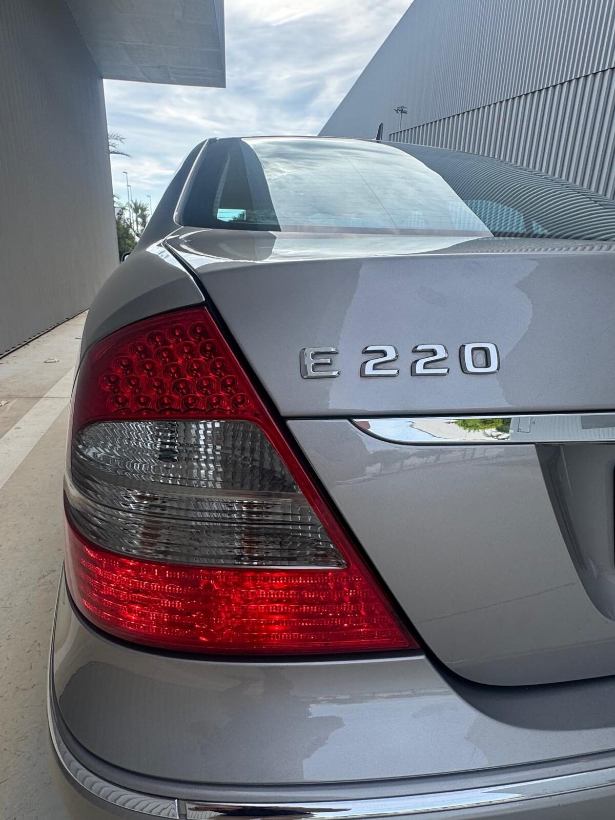 MERCEDES-BENZ E-class 220 CDI 