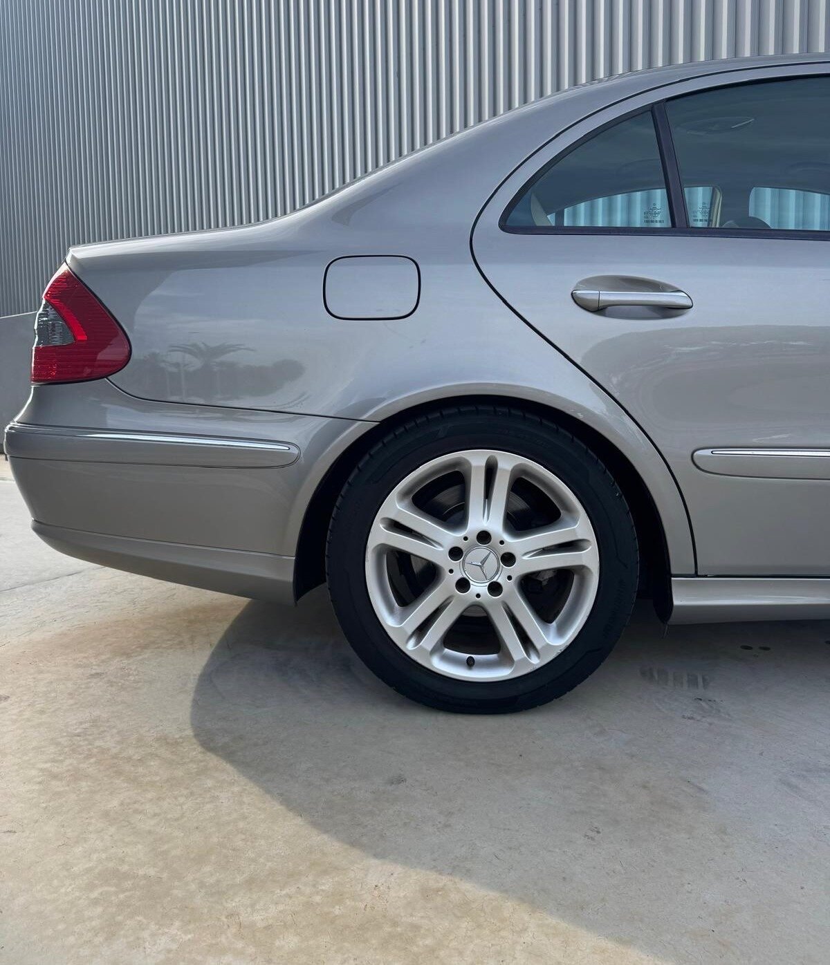 MERCEDES-BENZ E-class 220 CDI 