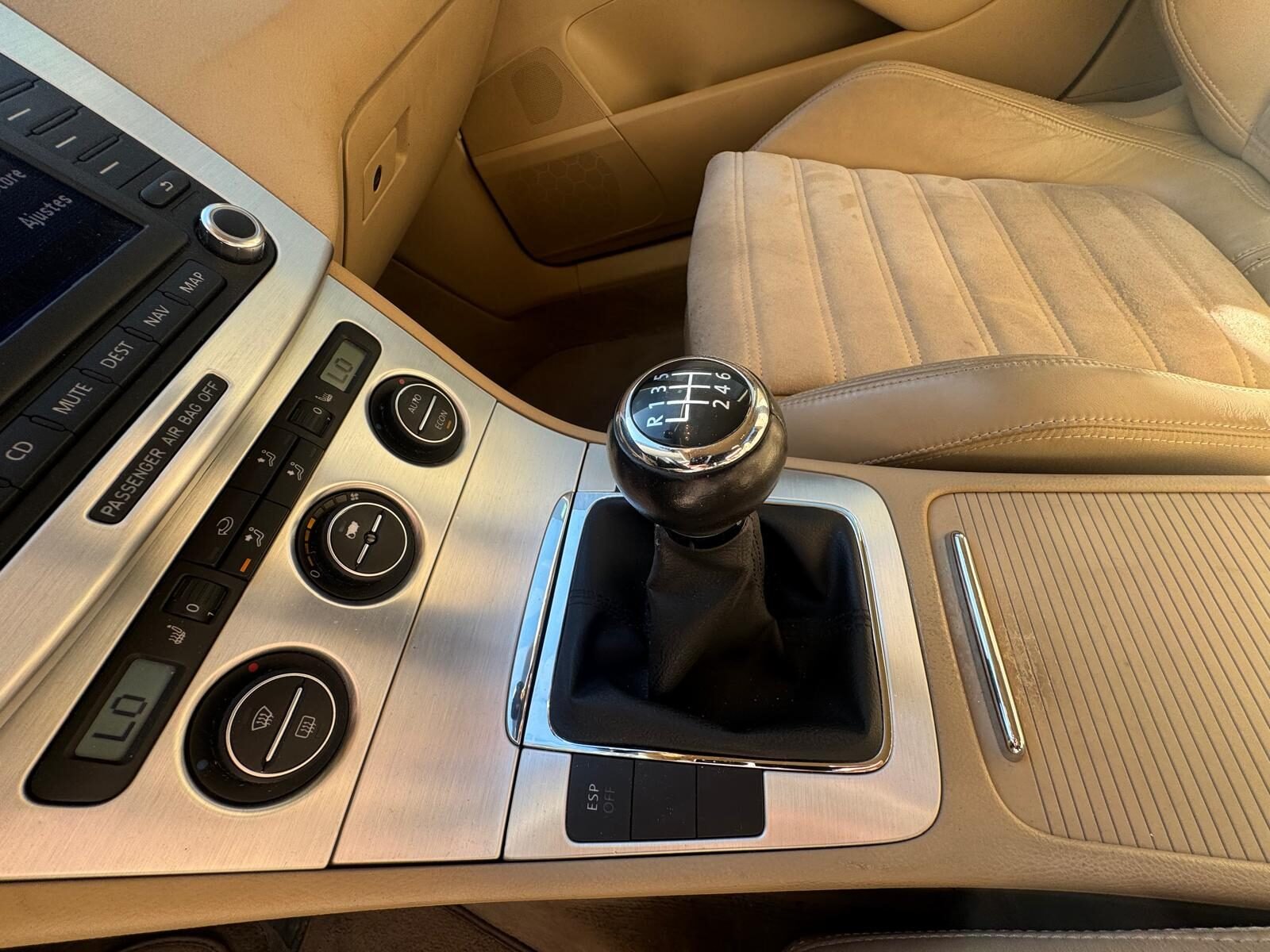 VOLKSWAGEN PASSAT 2.0FSI