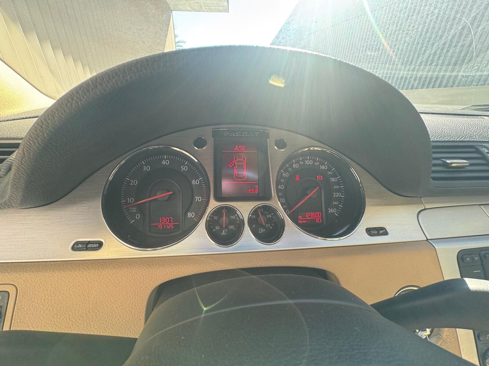 VOLKSWAGEN PASSAT 2.0FSI