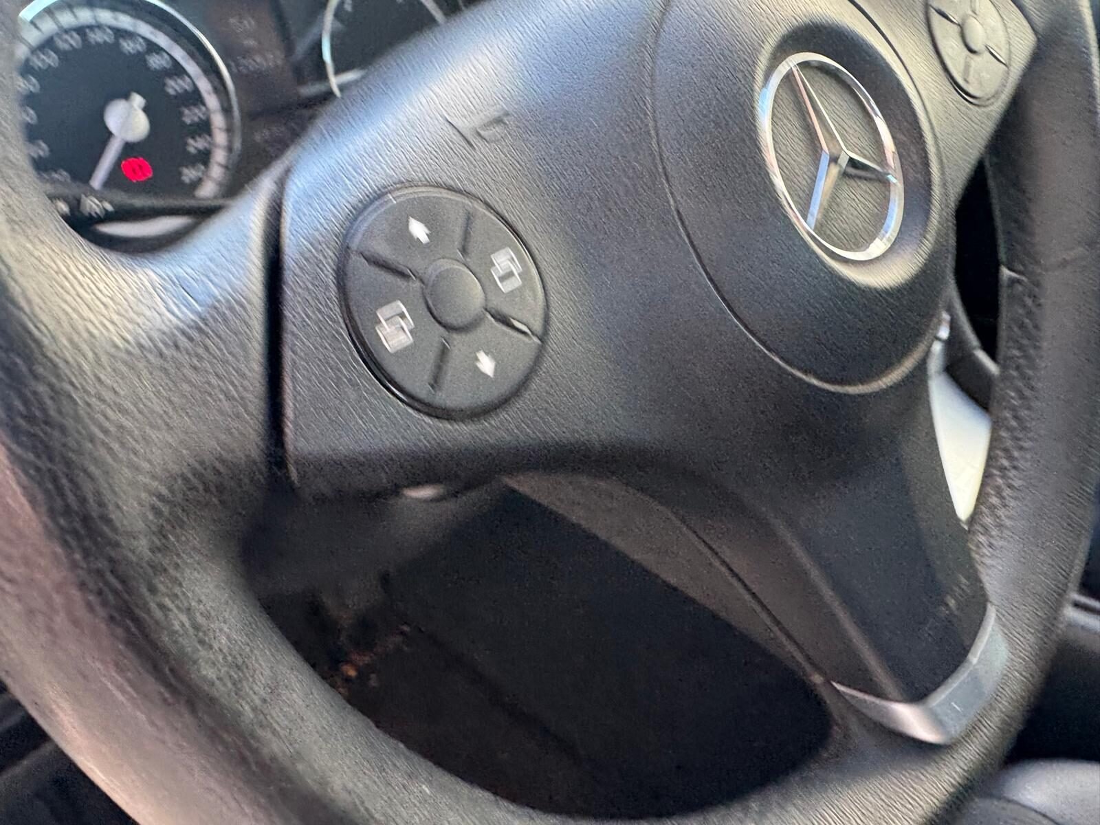 MERCEDES-BENZ CLC 220CDI