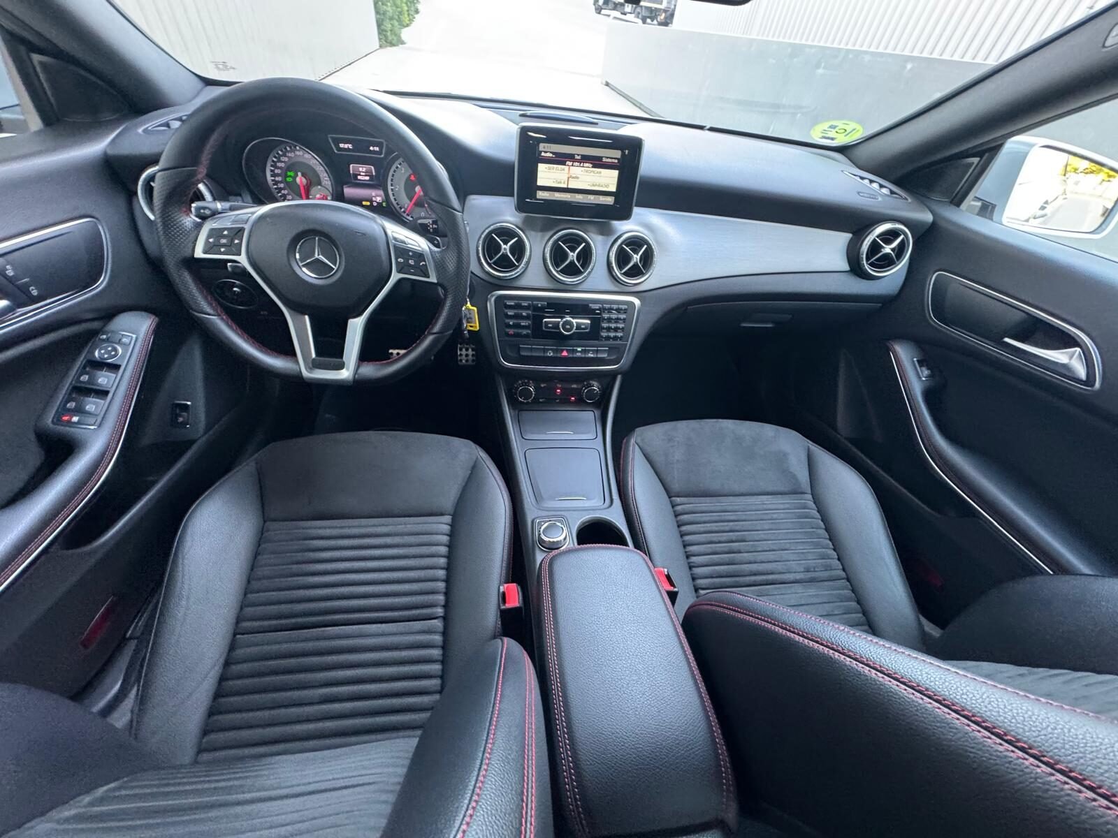 MERCEDES-BENZ CLA 220CDI AMG