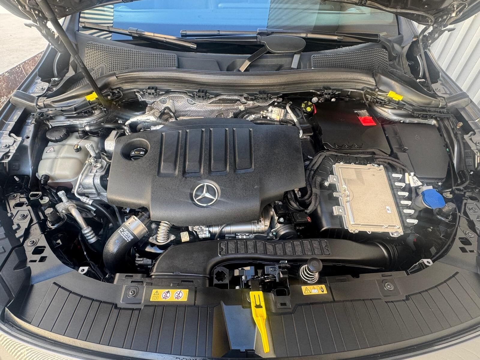 MERCEDES-BENZ GLA 200CDI