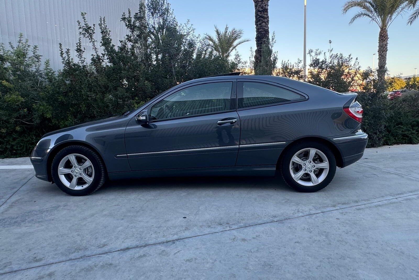 MERCEDES-BENZ SPORT COUPE 220 CDI 