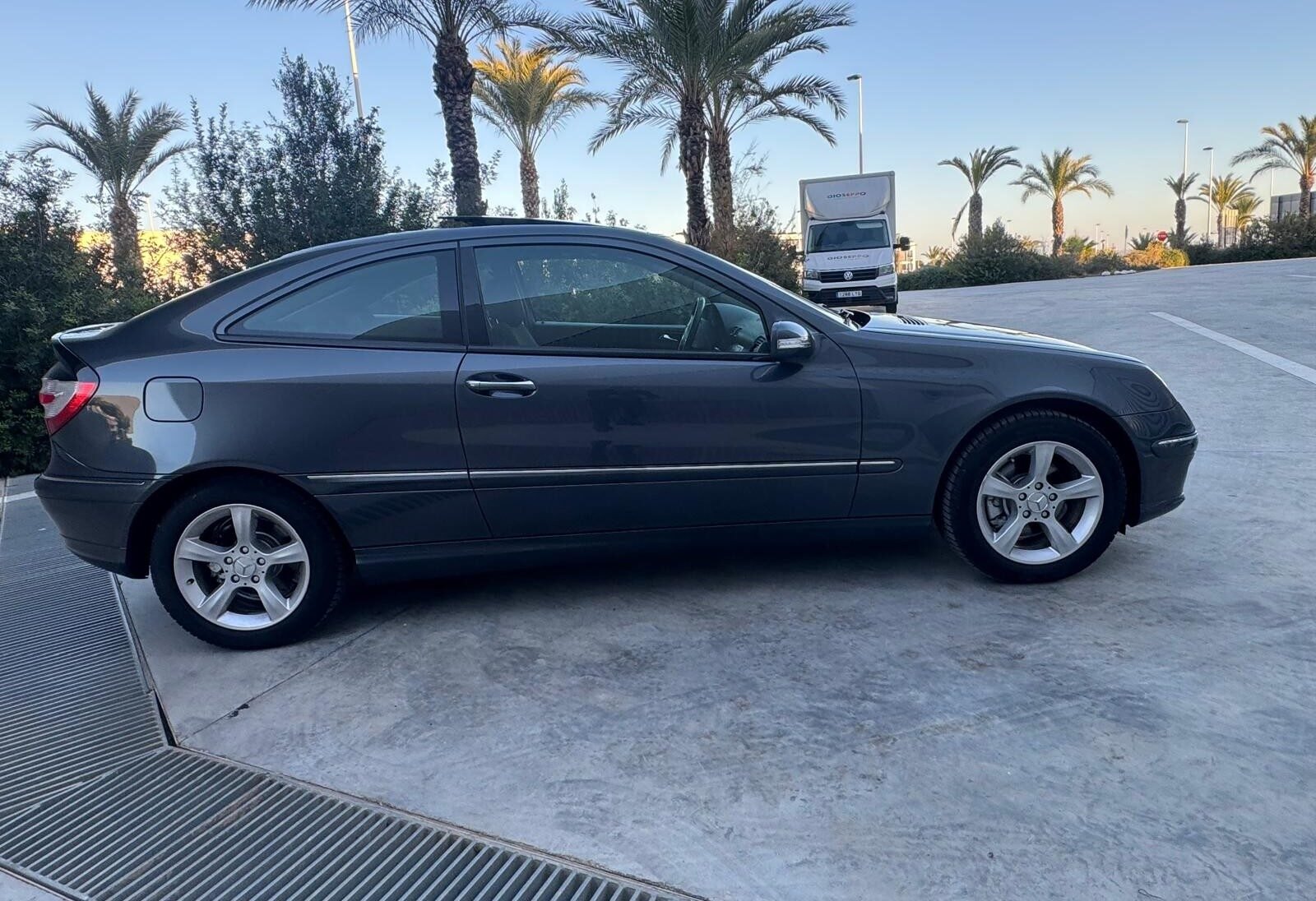 MERCEDES-BENZ SPORT COUPE 220 CDI 