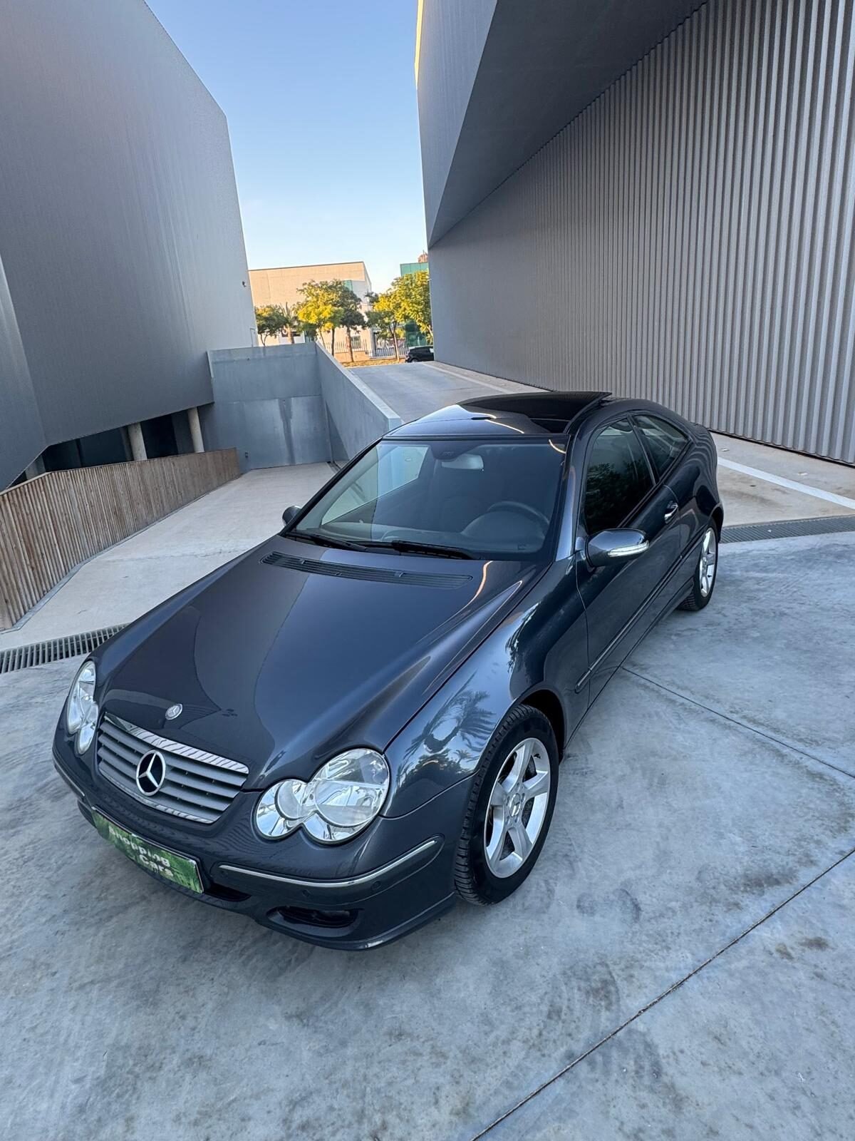 MERCEDES-BENZ SPORT COUPE 220 CDI 