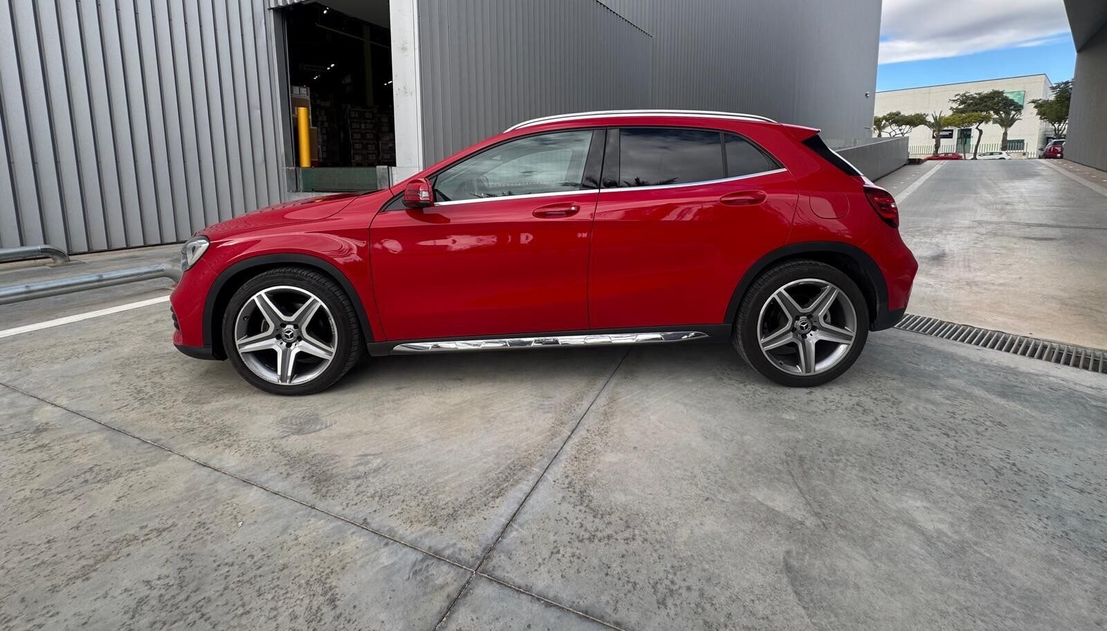 MERCEDES-BENZ GLA 200CDI